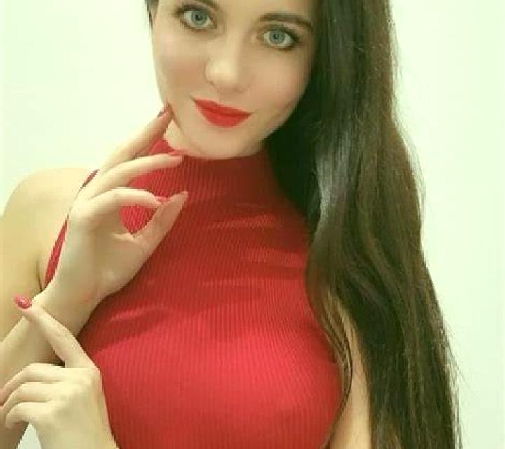 Ariadna Canete escort