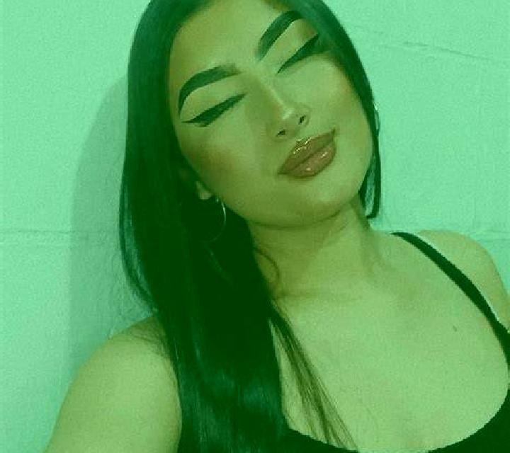 Salma Renca escort